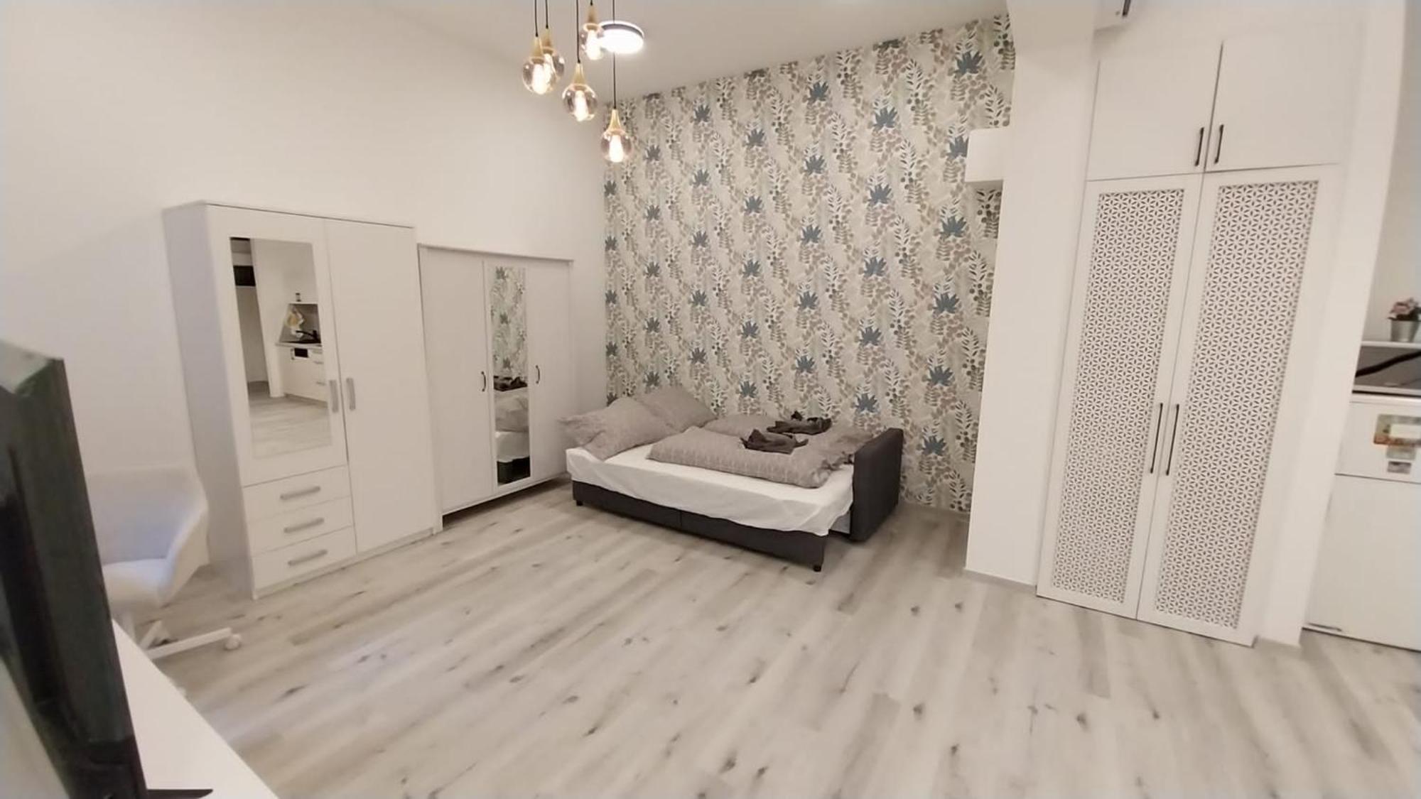 Szekely Apartment Near Deak Ferenc Square With Free Parking In Garage Будапешт Экстерьер фото